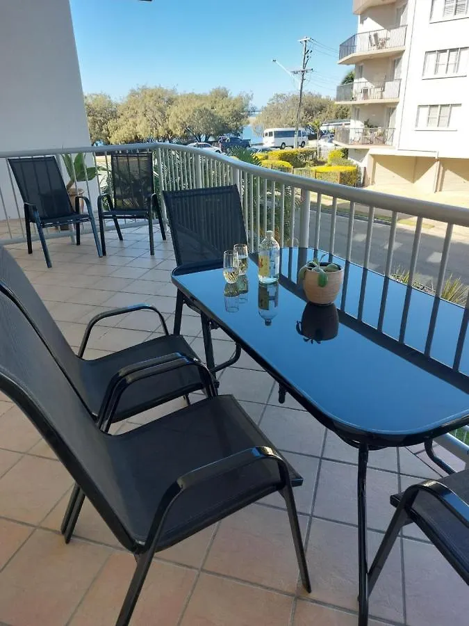 Sandy Shores Holiday Units Golden Beach Aparthotel